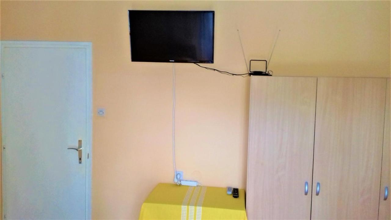 Apartament Branko Fabijanic First Row By The Sea Selce Zewnętrze zdjęcie