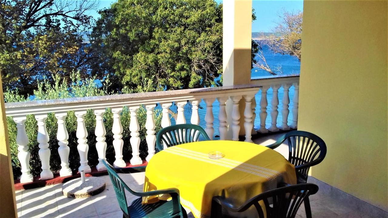 Apartament Branko Fabijanic First Row By The Sea Selce Zewnętrze zdjęcie