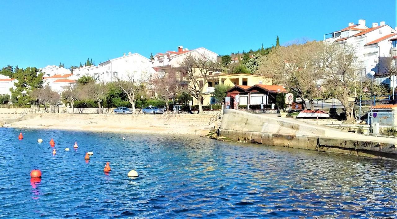 Apartament Branko Fabijanic First Row By The Sea Selce Zewnętrze zdjęcie